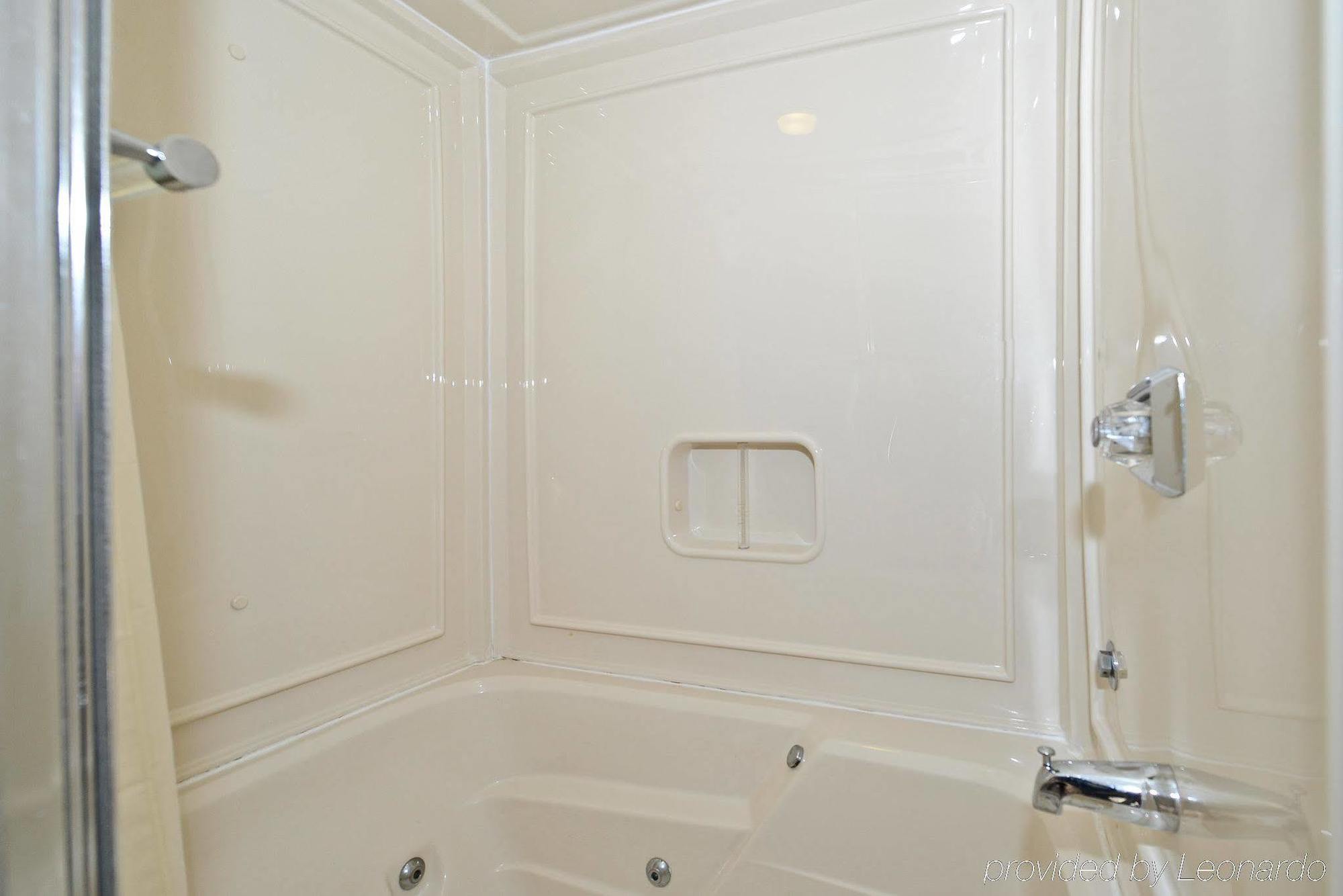 America'S Best Value Inn Phillipsburg Easton Room photo